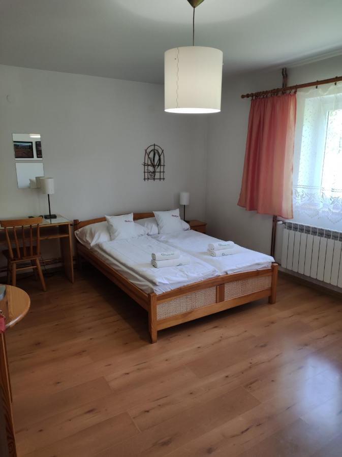 Rezydencja Bukowy Dwor Czarna  Luaran gambar